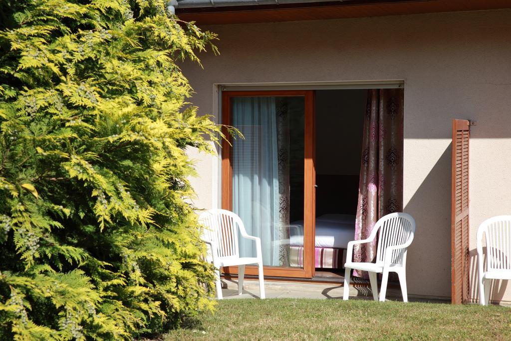 Cit'Hotel Le Pot D'Etain Holnon Buitenkant foto