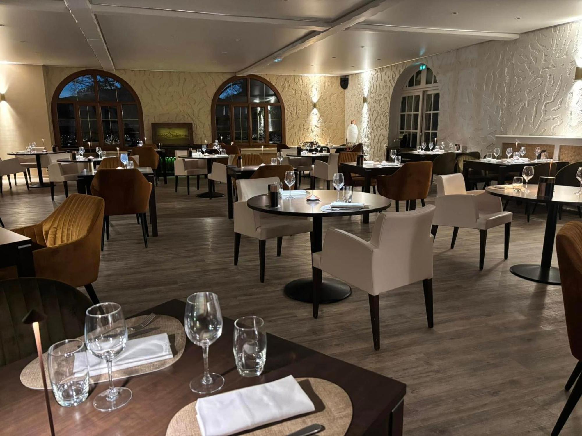Cit'Hotel Le Pot D'Etain Holnon Buitenkant foto