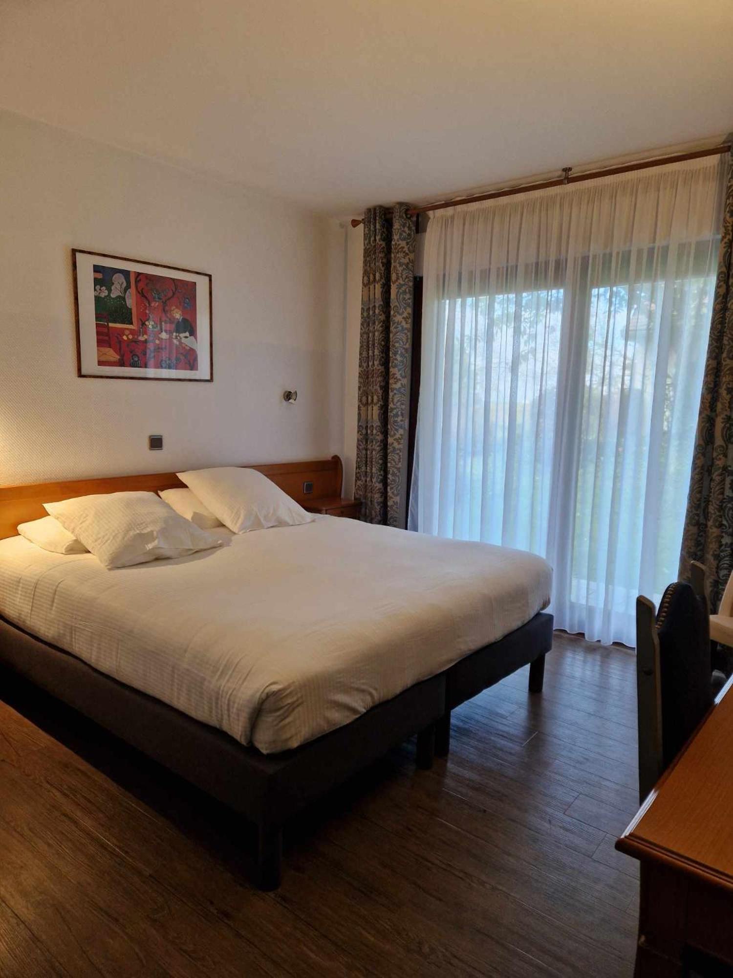 Cit'Hotel Le Pot D'Etain Holnon Buitenkant foto