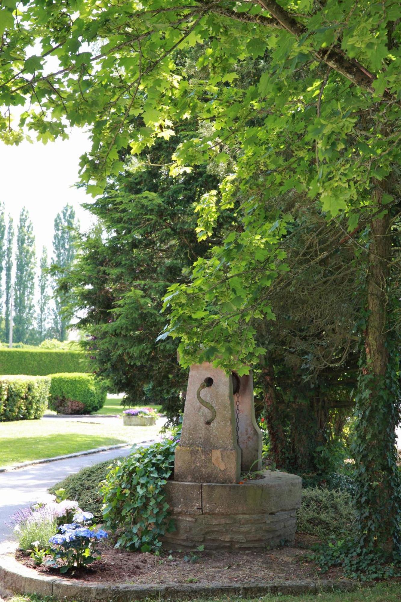 Cit'Hotel Le Pot D'Etain Holnon Buitenkant foto