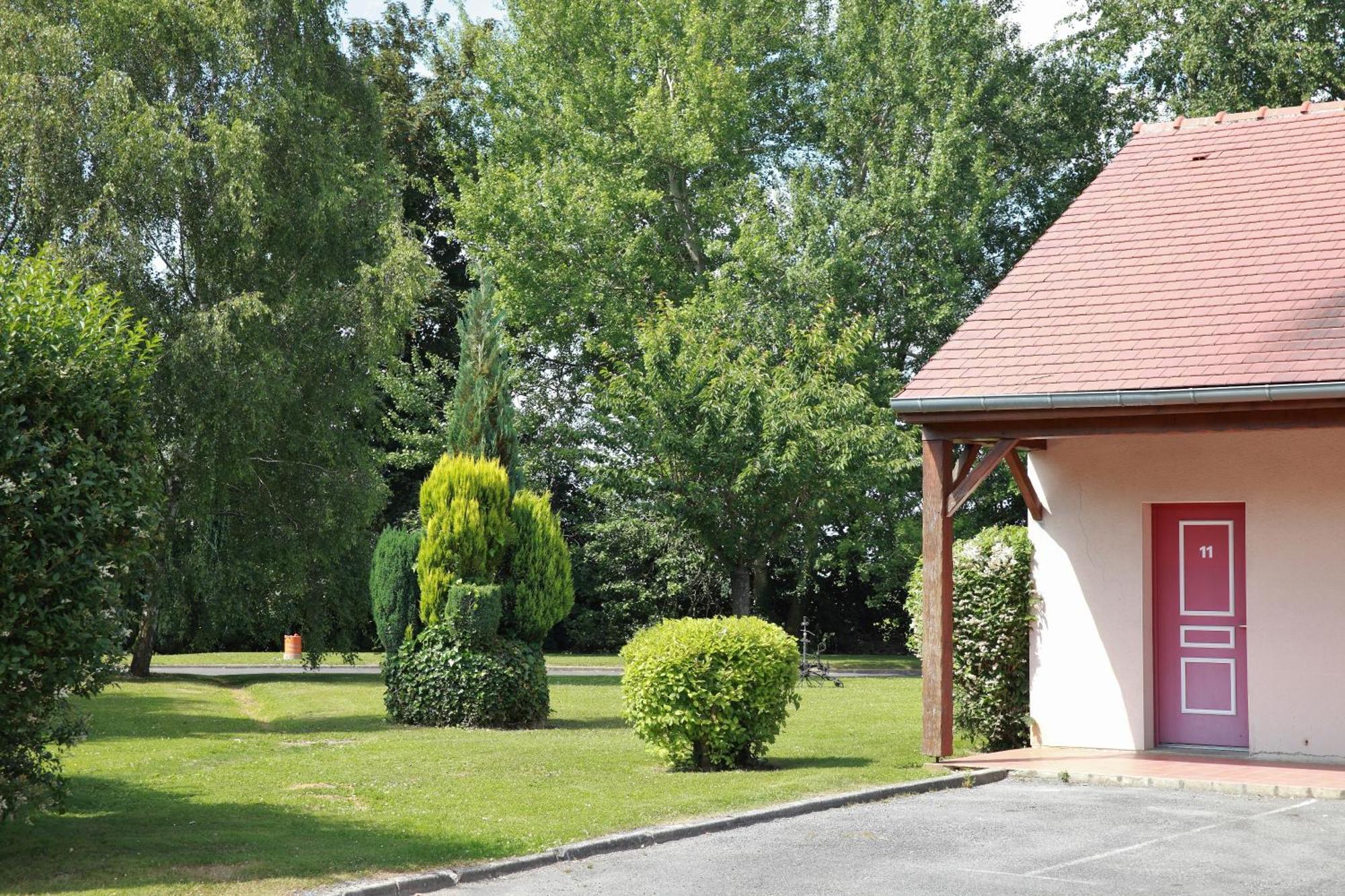 Cit'Hotel Le Pot D'Etain Holnon Buitenkant foto