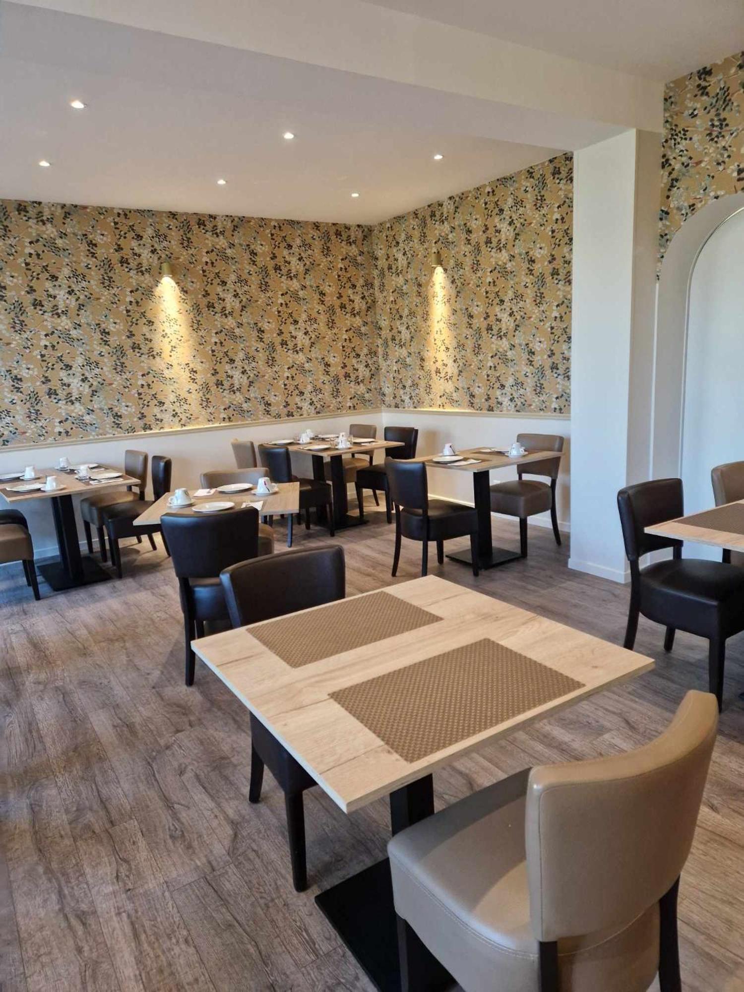 Cit'Hotel Le Pot D'Etain Holnon Buitenkant foto