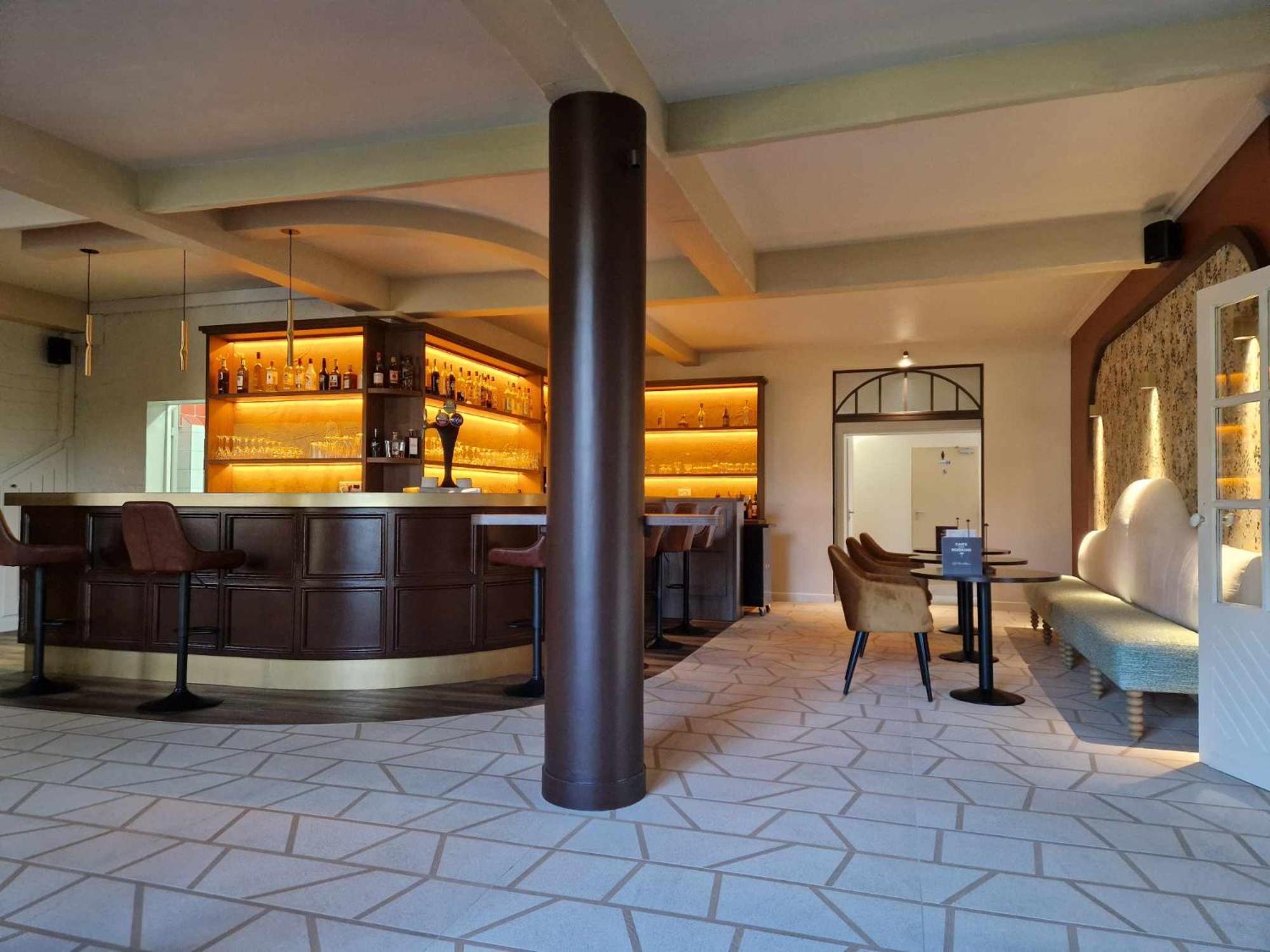 Cit'Hotel Le Pot D'Etain Holnon Buitenkant foto