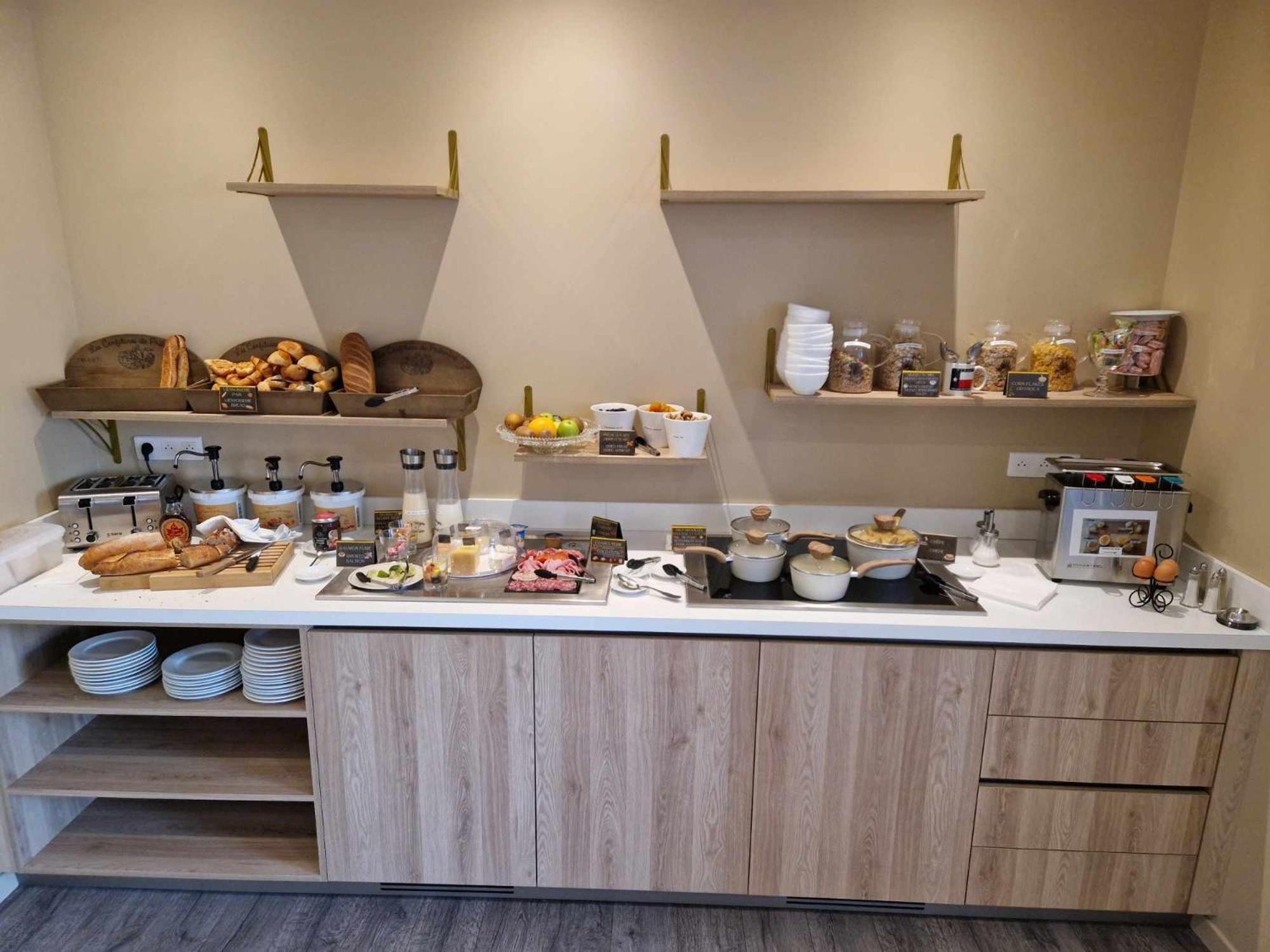 Cit'Hotel Le Pot D'Etain Holnon Buitenkant foto