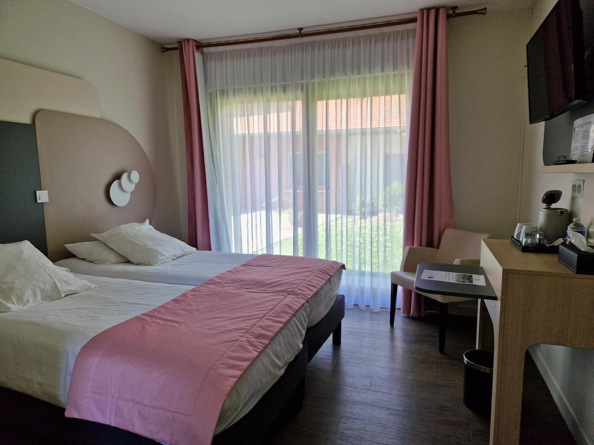 Cit'Hotel Le Pot D'Etain Holnon Buitenkant foto