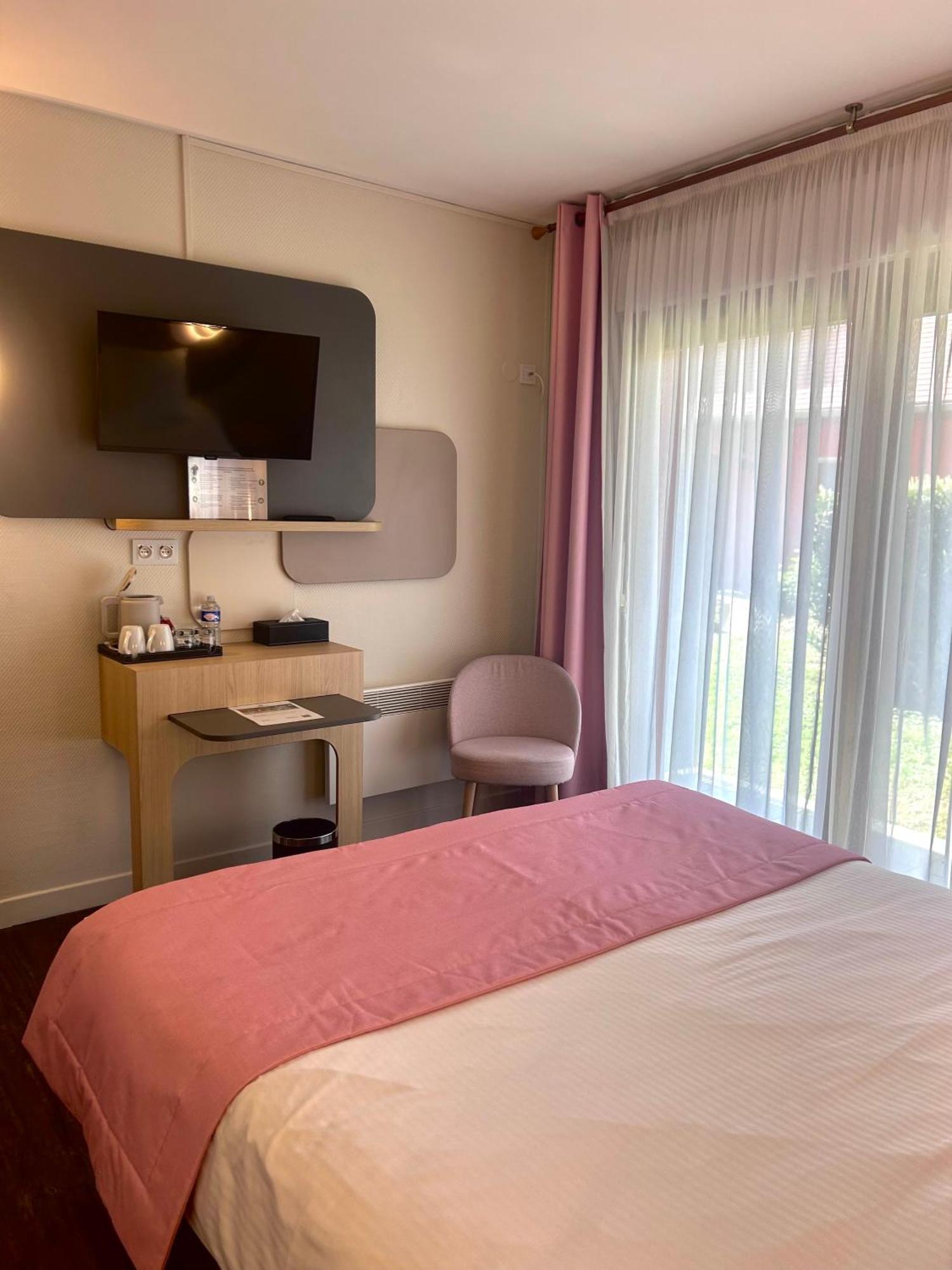 Cit'Hotel Le Pot D'Etain Holnon Buitenkant foto