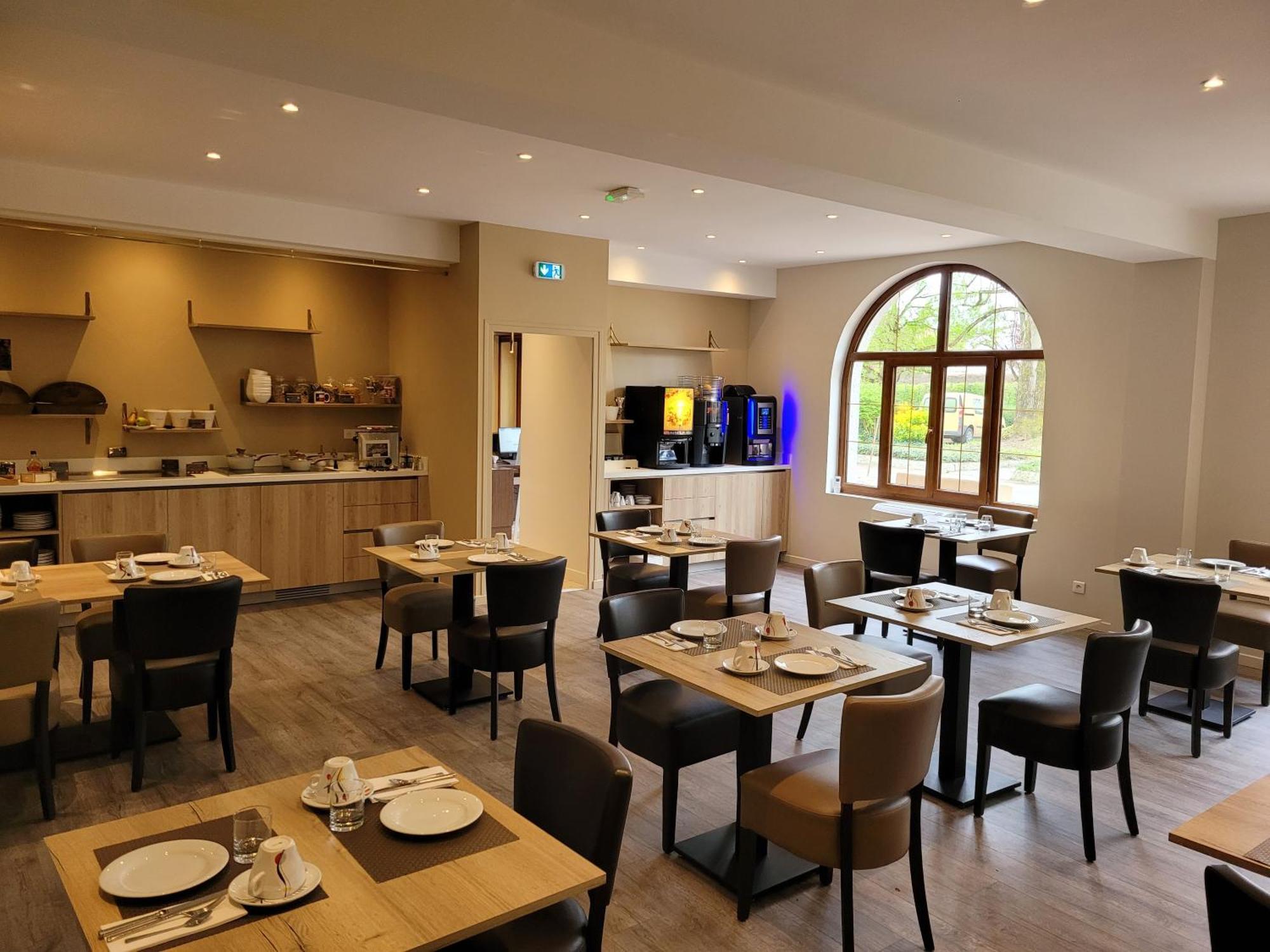 Cit'Hotel Le Pot D'Etain Holnon Buitenkant foto