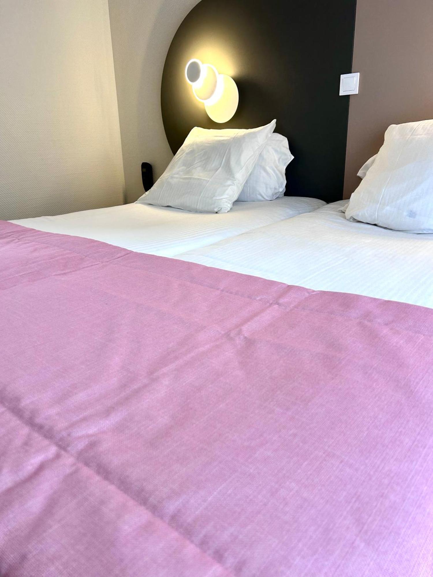 Cit'Hotel Le Pot D'Etain Holnon Buitenkant foto