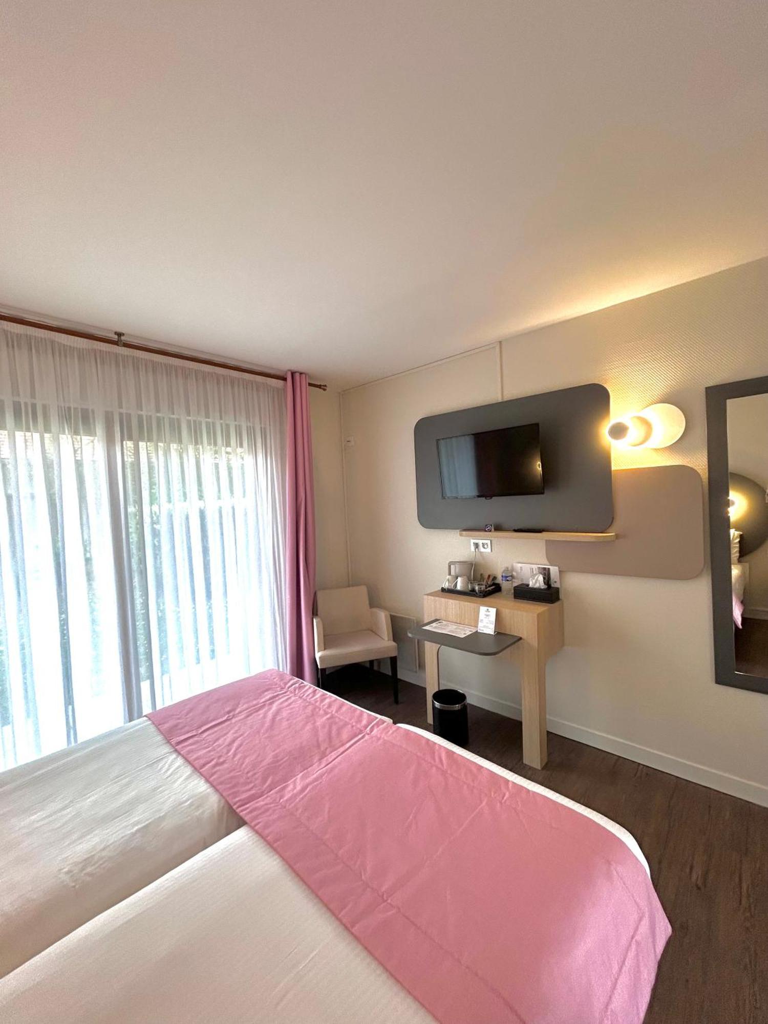 Cit'Hotel Le Pot D'Etain Holnon Buitenkant foto