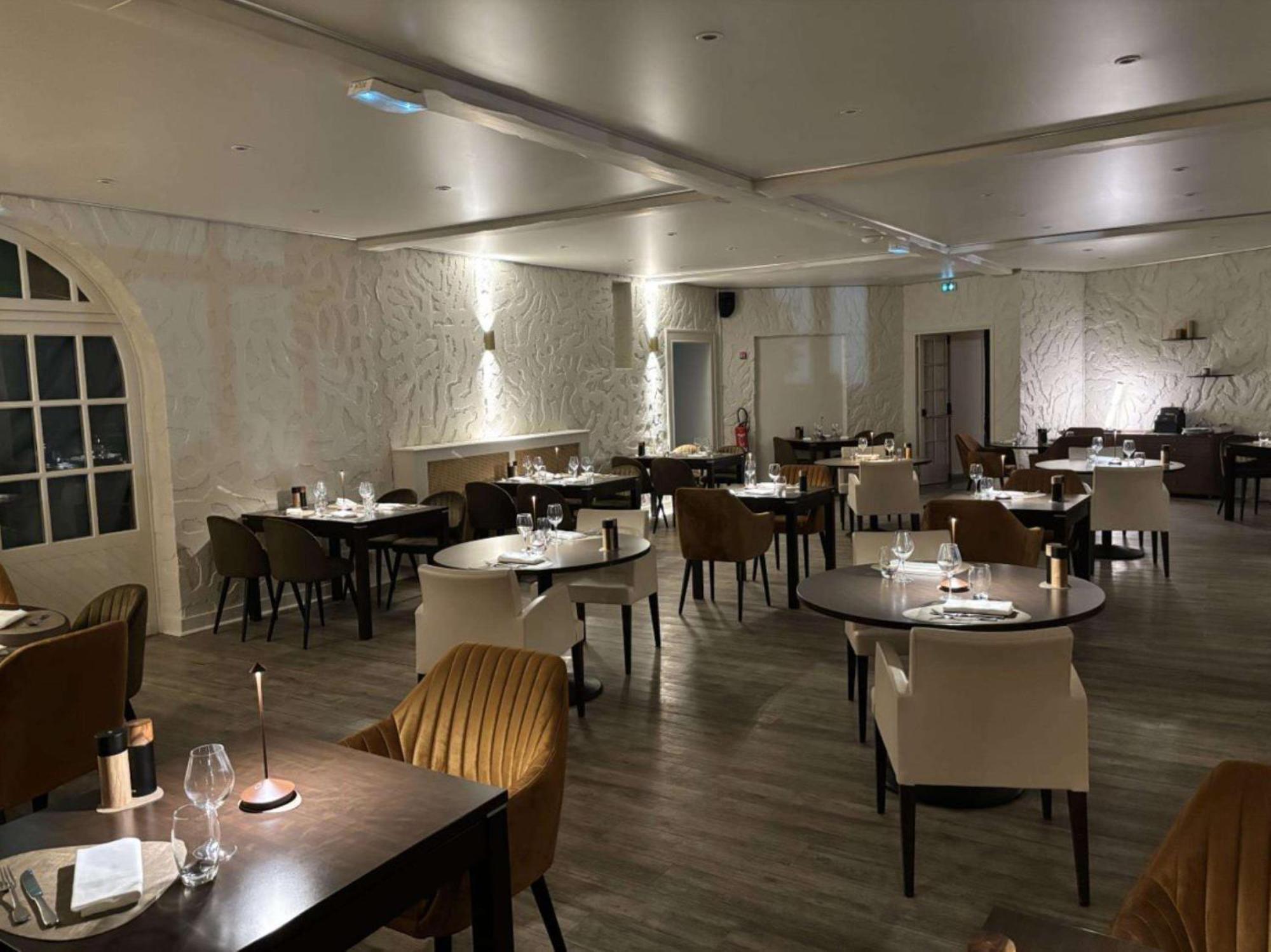 Cit'Hotel Le Pot D'Etain Holnon Buitenkant foto