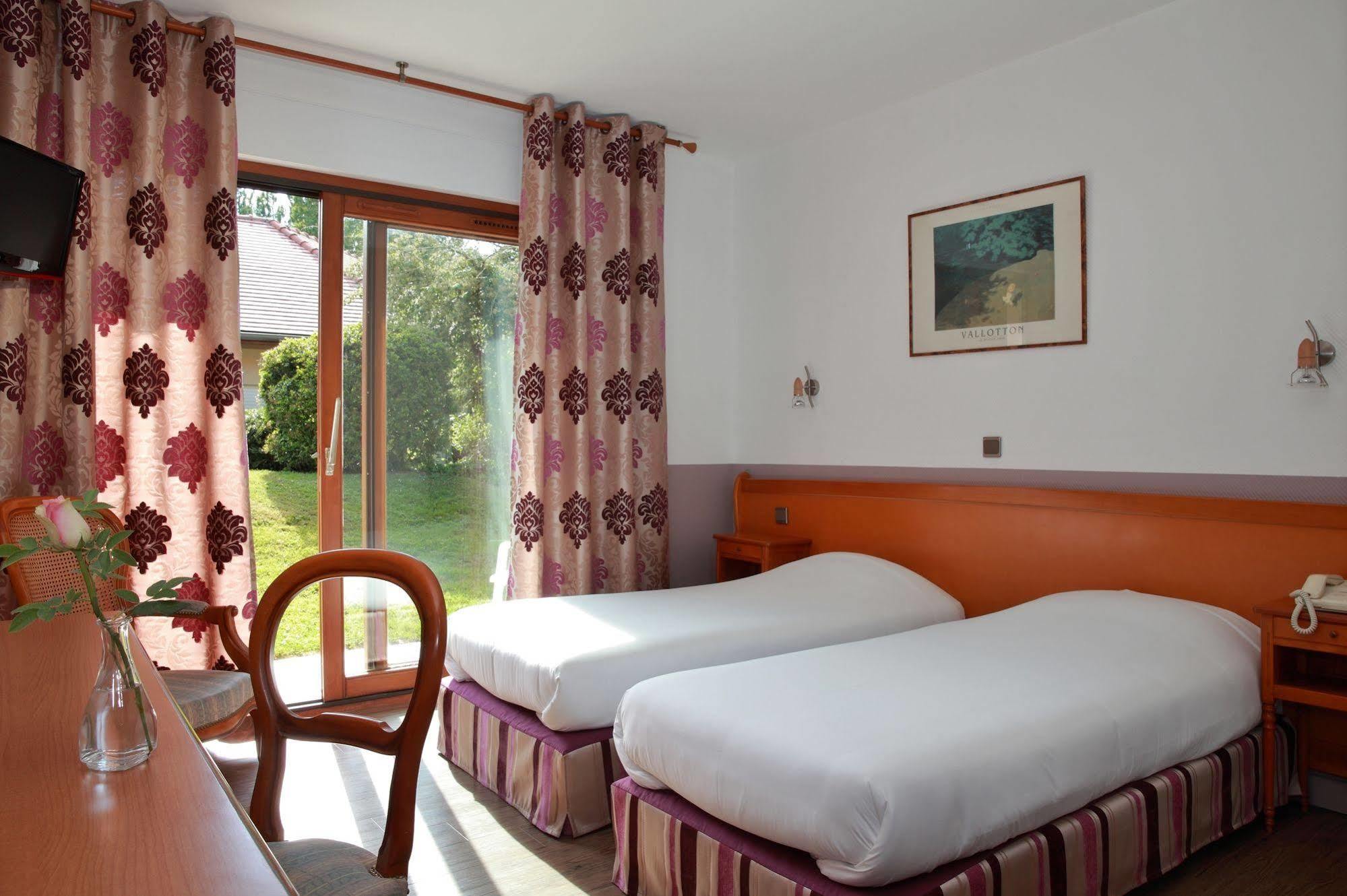 Cit'Hotel Le Pot D'Etain Holnon Buitenkant foto